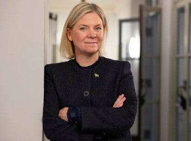 asiktspolitruk's tweet photo. DN vaknar upp till ny verklighet: "Hon har lett Sverige genom pandemi, Ukrainakrig, misstroendeomröstningar och Natoprocess. Förtroendet för Sveriges första kvinnliga statsminister har varit rekordhögt. Ändå släcks lampan för S efter åtta år vid makten. Vad var det som hände?" https://t.co/SermObpcy1