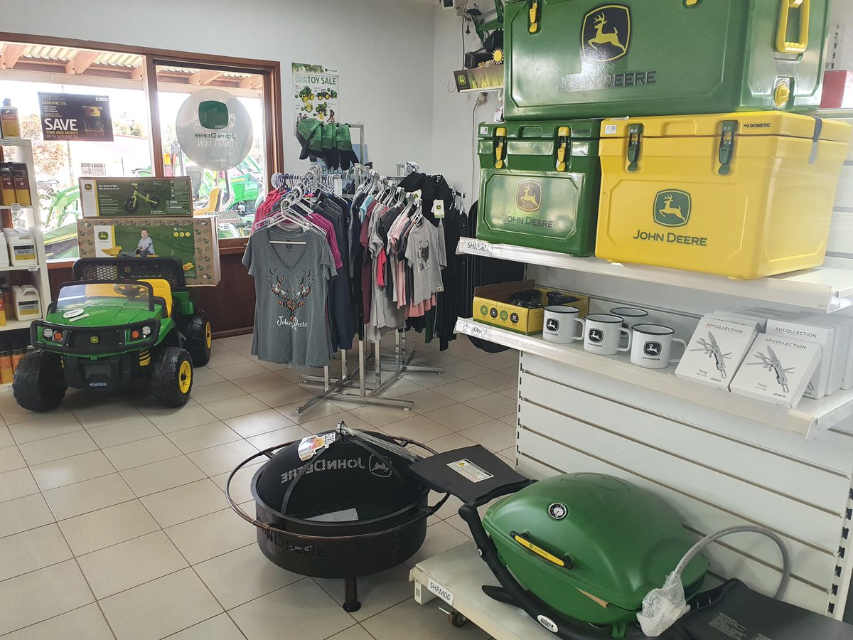 AFGRIAU's tweet photo. Thinking of gift ideas for Christmas already? We have you sorted with amazing @JohnDeereAUNZ  merchandise that you can buy at your local AFGRI Branch. Check out the display on show at the Wongan Hills branch.
#AFGRI #johndeere https://t.co/0iAPXPr2vc