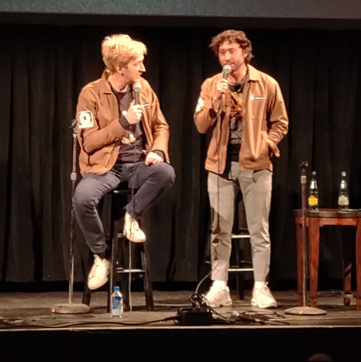 omnichordion's tweet photo. i think its so funny that when ryan is standing he is the same height as shane, who is sitting. https://t.co/KnXofOIi90