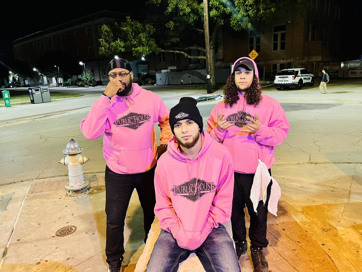 Prodikal_son's tweet photo. Top Flight โ๏ธ๐ฏ love da boobies @Sean_Mixedman33 #PHDTX #BreastCancerAwarenessMonth ๐ https://t.co/pCPGVoAat4