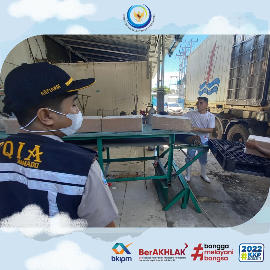 BKIPMBitung's tweet photo. Jumat, 14 Oktober 2022 #KKPAccelerate 
Kegiatan pengawasan stuffing tuna beku tujuan Jakarta di PT. TBB. 
@bkipm_kkp 
@Muhlin21 
@BKIPMManado 
@pondaag_vera 
@DollyLumenta https://t.co/ebbh9z0y6F