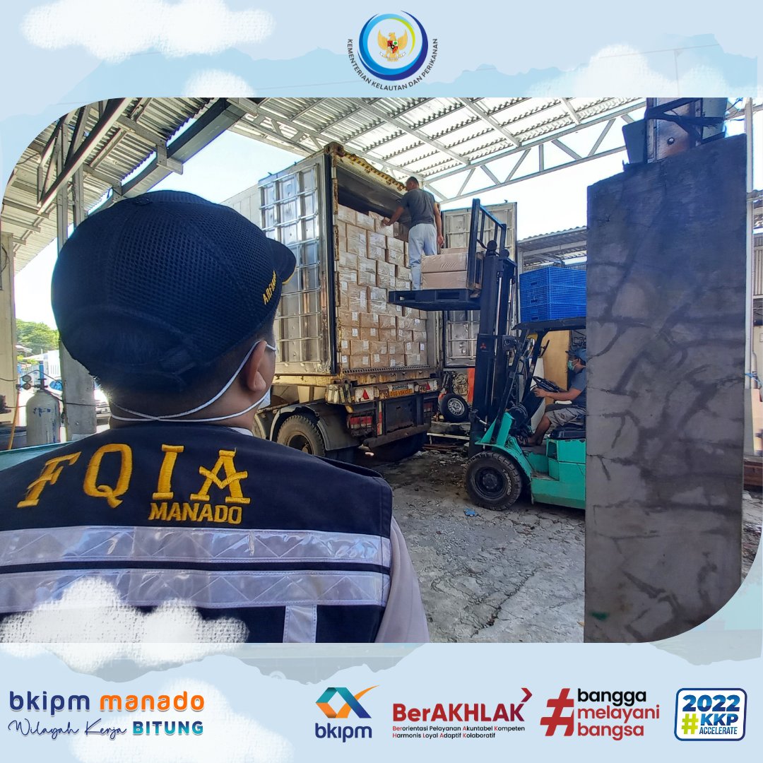 BKIPMBitung's tweet photo. Jumat, 14 Oktober 2022 #KKPAccelerate 
Kegiatan pengawasan stuffing tuna beku tujuan Jakarta di PT. TBB. 
@bkipm_kkp 
@Muhlin21 
@BKIPMManado 
@pondaag_vera 
@DollyLumenta https://t.co/ebbh9z0y6F