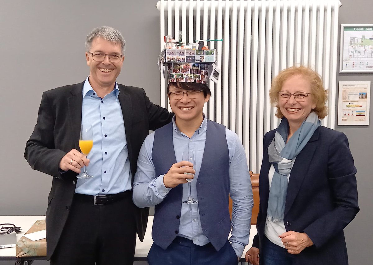 gateway_office's tweet photo. Congratulations Nicholas Chan for successfully defending his PhD as a Joint-Phd candidate between @unibt and @UniMelb this year! Herzlichen Glückwunsch! https://t.co/FrImTfxPht