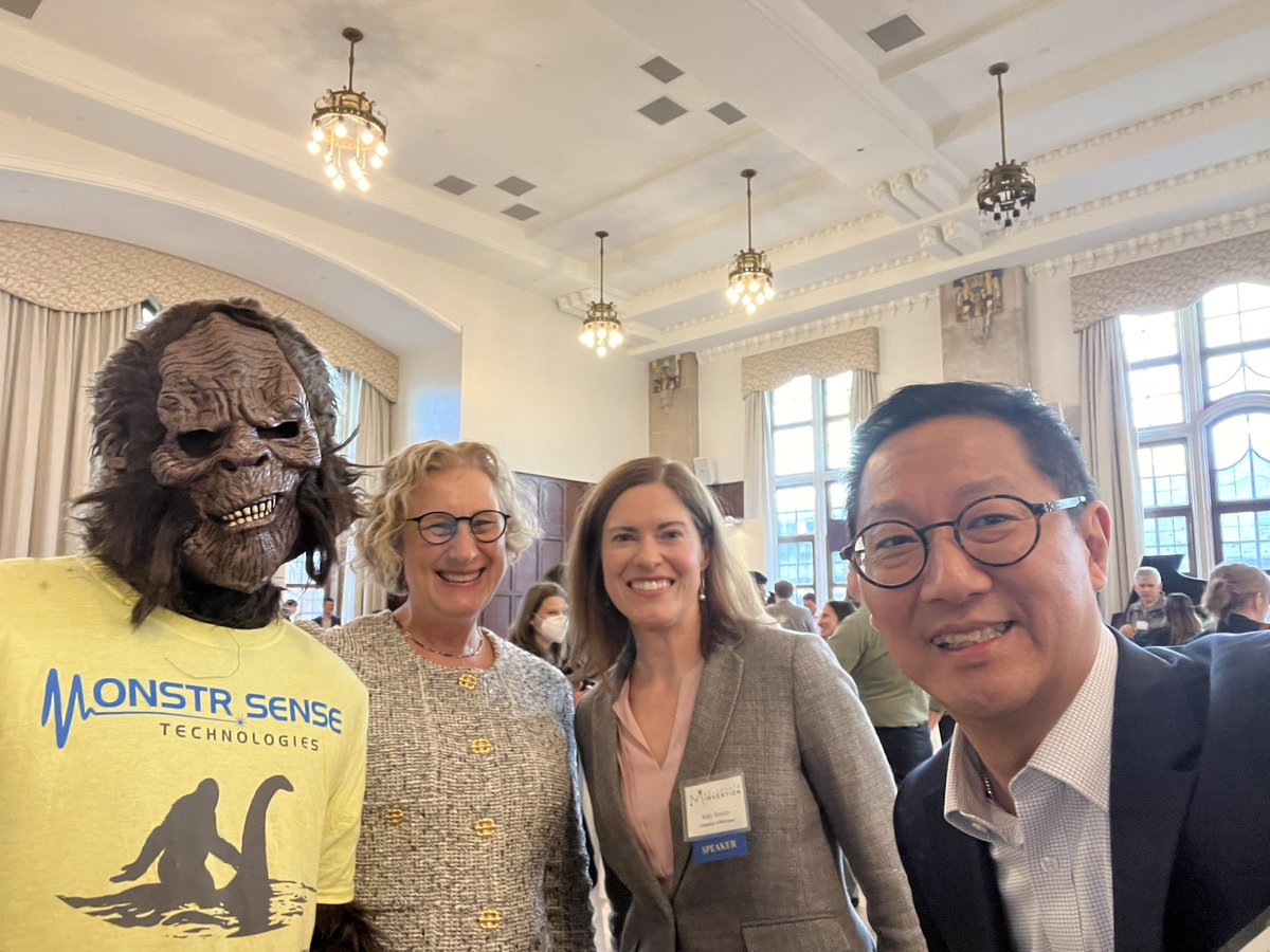 Santa Ono tweet media