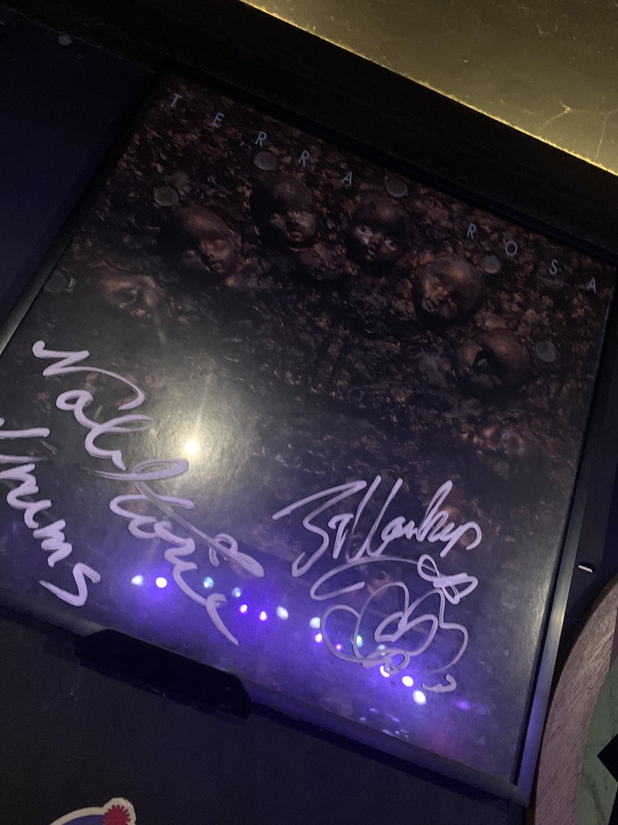 okagaki_jill's tweet photo. おヒルミー
おおアナログ盤!
しかもサイン入りですな
#TERRAROSA
#TheEndlessBasis https://t.co/Yf7v8mffD0