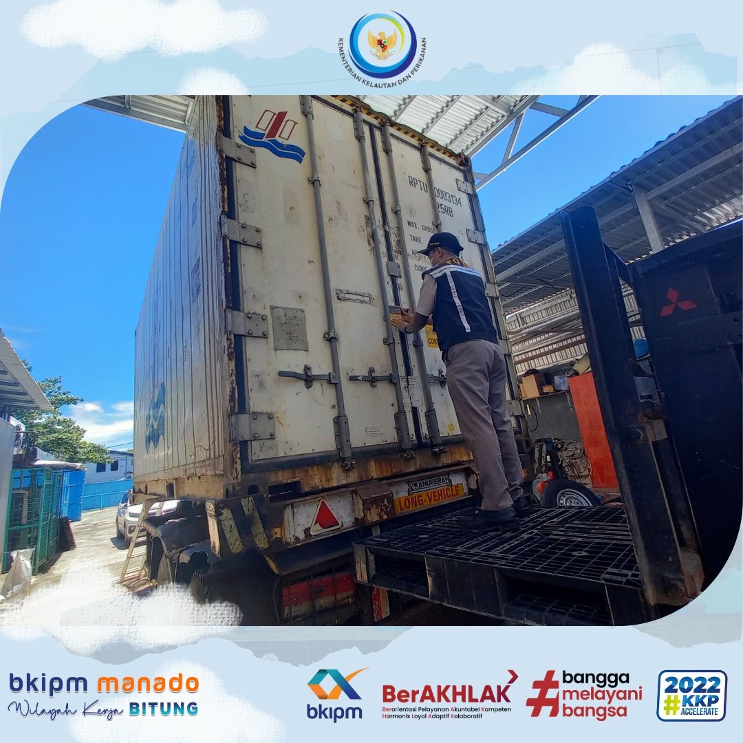 BKIPMBitung's tweet photo. Jumat, 14 Oktober 2022 #KKPAccelerate 
Kegiatan pengawasan stuffing tuna beku tujuan Jakarta di PT. TBB. 
@bkipm_kkp 
@Muhlin21 
@BKIPMManado 
@pondaag_vera 
@DollyLumenta https://t.co/ebbh9z0y6F