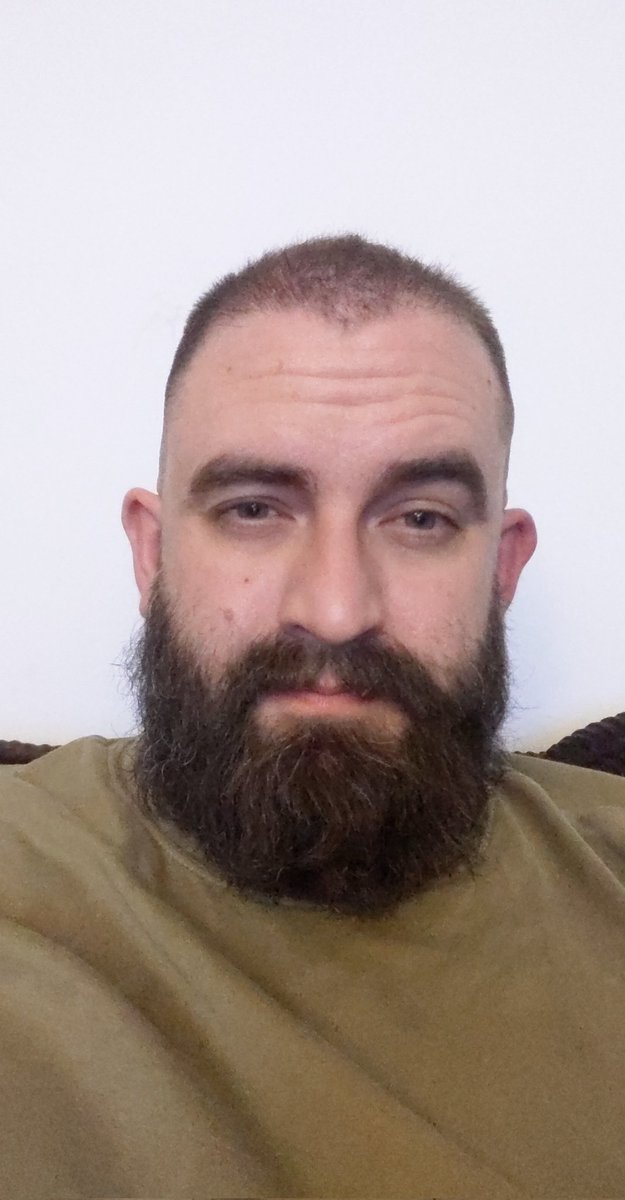 collingoertzen's tweet photo. Top is getting shorter, beard getting longer......does it still look okay ? https://t.co/PWINWvk7xm