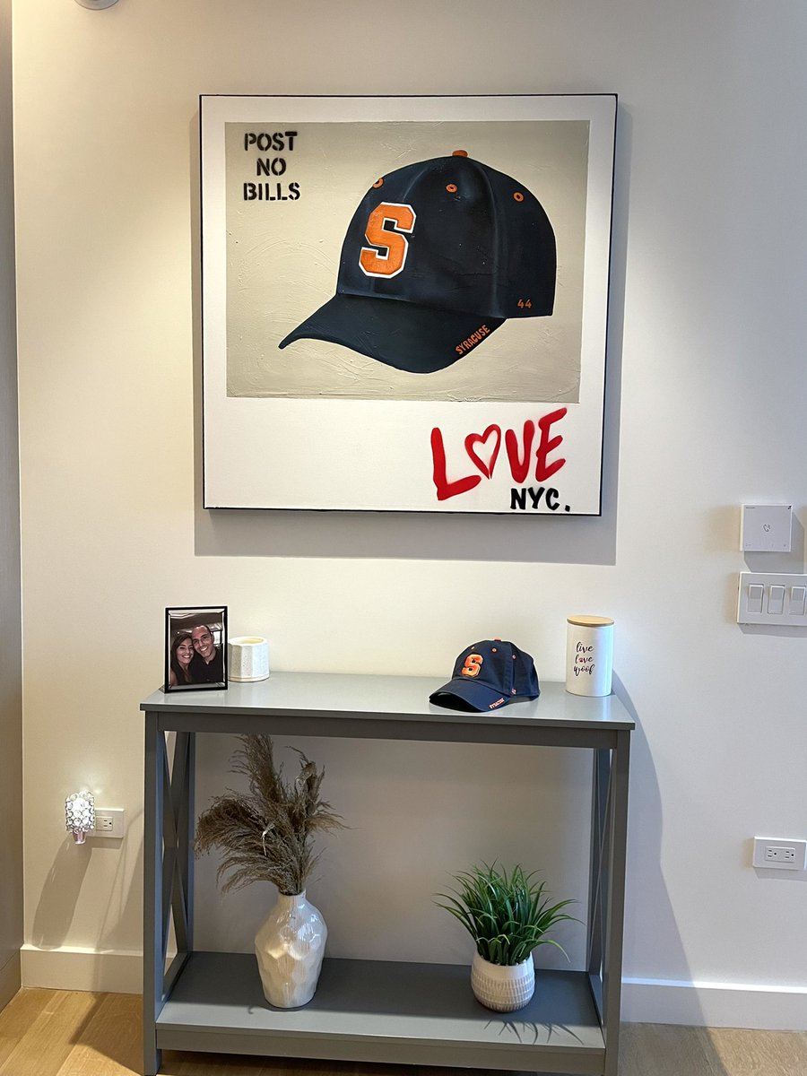 Another happy collector!
<a href="/SyracuseU/">Syracuse University</a>  <a href="/Cuse_MBB/">Syracuse Men’s Basketball</a> @syracuseAlarm
