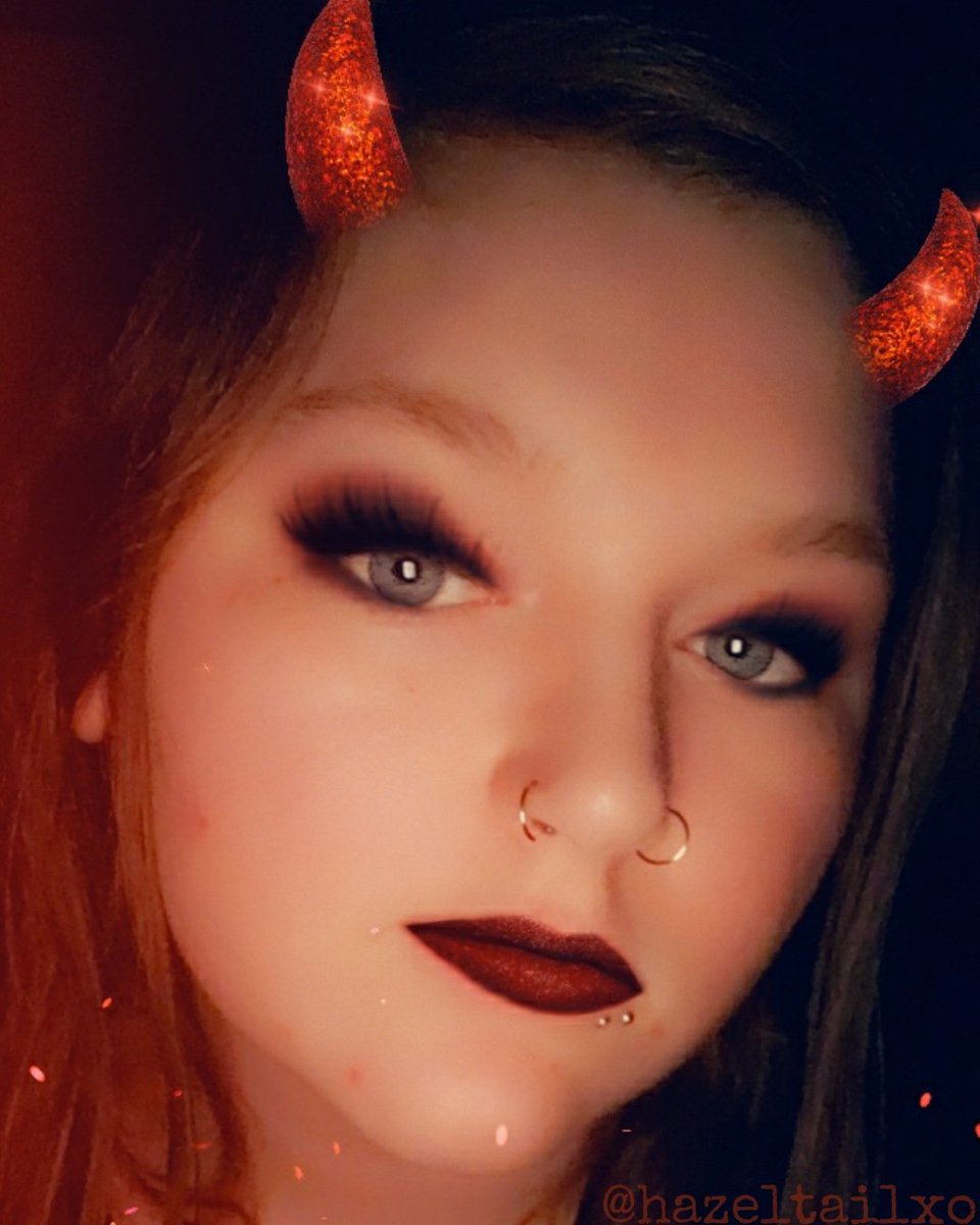 hazeltailxo's tweet photo. https://t.co/uylGoNtCD4
#halloween #Halloween2022 #halloweenseason #spookyseason #spooky #Halloweenmakeup #makeupfilter #girlswithpiercings #piercedgirl #piercedgirls #devil #devilhorns #devilfilter #alternativegirl #alternativegirls #altgirl #altgirls https://t.co/yDoZBPTaBx