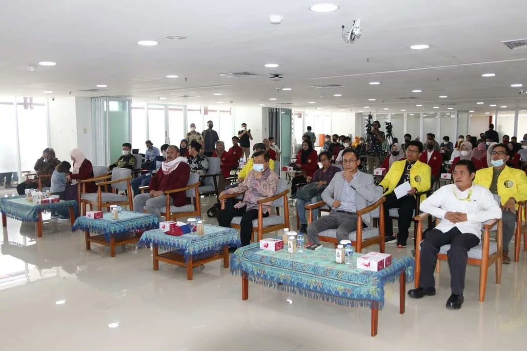 Abdillahonim's tweet photo. https://t.co/vsyjhiUz1H
622.000 SUBSCRIBER, UPDATE YOUUTBE @bangonimdaily
Lokasi: UI SALEMBA, SEMINAR NASIONAL: PERAN INDONESIA DUKUNG KEMEREKAAN PALESTINA.
#kajiantimurtengah
#uisalemba
#pakJK
#kemluri
#dewanmasjidindonesia https://t.co/v1onYAdyll