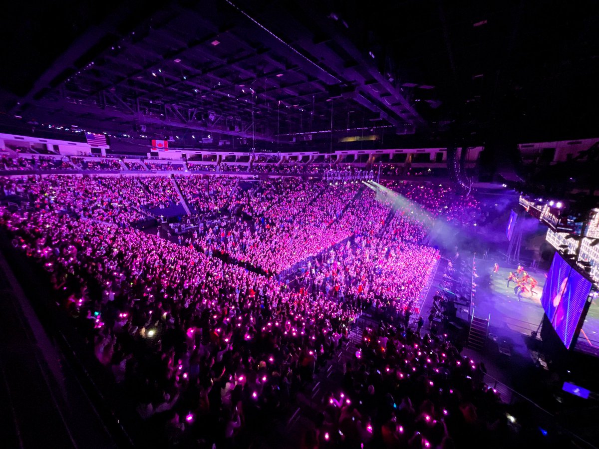 Heeseungo's tweet photo. Happiness poured into the excitement as the stage rocked Atlanta. Above the screams that fill the stage and the melodious song, butterflies tickle and are so touching. Thanks to ENGENE who always support us, we love you forever. https://t.co/OQzV16ews6