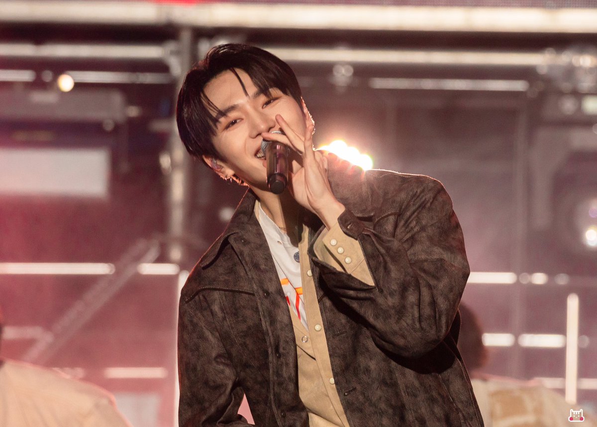 H0ris10's tweet photo. 221011 하나대전사랑 콘서트 
키노 🌌

#pentagon #펜타곤 #키노 #kino https://t.co/nOltvcjo63
