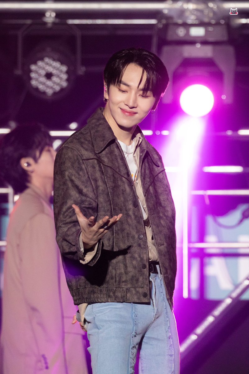 H0ris10's tweet photo. 221011 하나대전사랑 콘서트 
키노 🌌

#pentagon #펜타곤 #키노 #kino https://t.co/nOltvcjo63