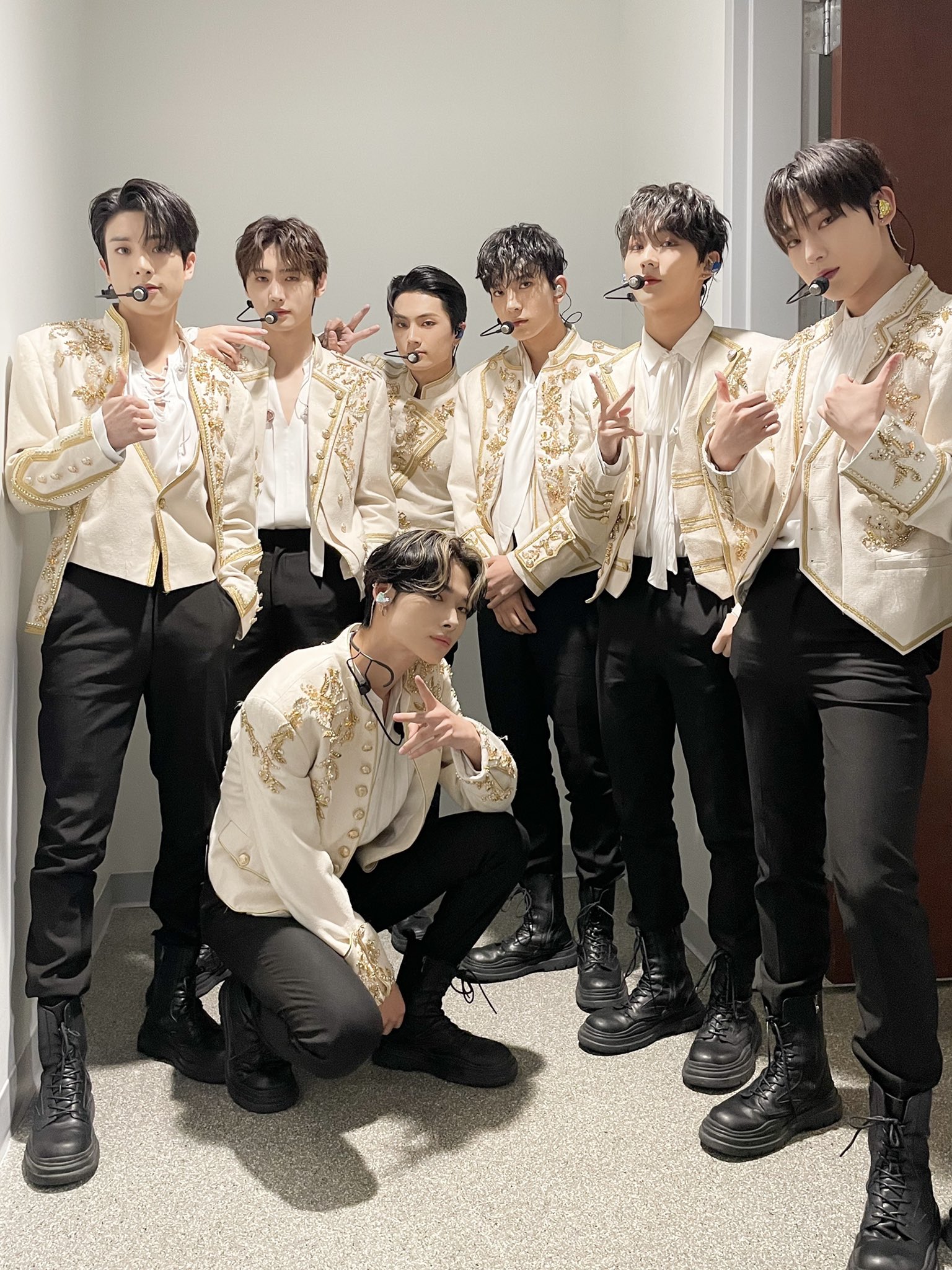 ENHYPEN OFFICIAL on Twitter "[오늘의ENHYPEN] Thank you, CHICAGO! Our