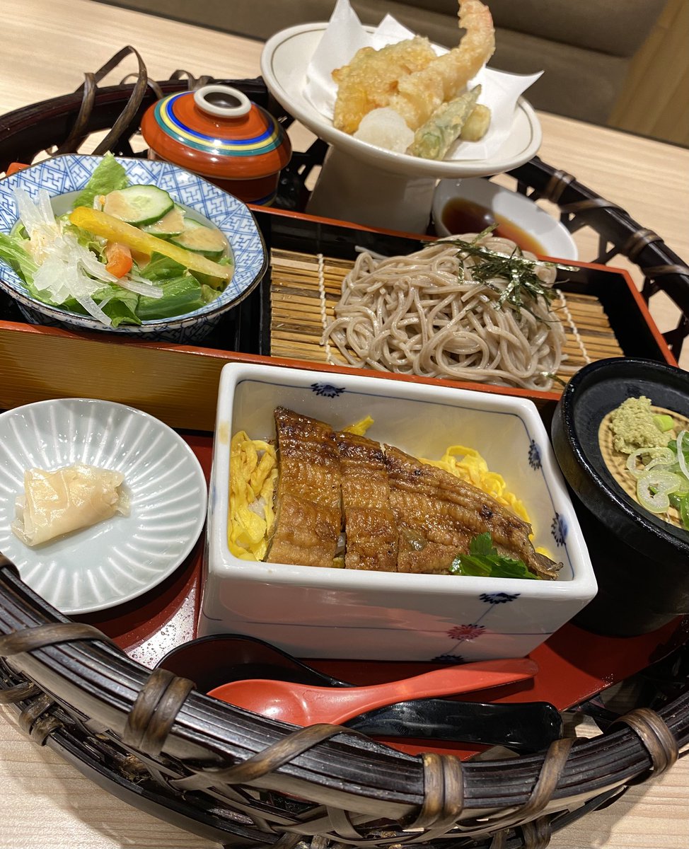ninon613's tweet photo. 午後休取って1人ランチ✨ https://t.co/JrlVgj2djF