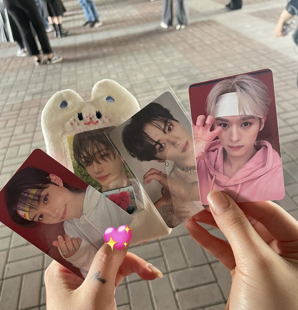 최애를 한번에 뽑을 수도 있는거임? 우리도? 점심시간에 버스까지 타고 다녀온 보람이 있다😍 
하트리노 기부해줘서 감사합리노❤
<a href="/bbookkpo/">ꖮ맹</a>