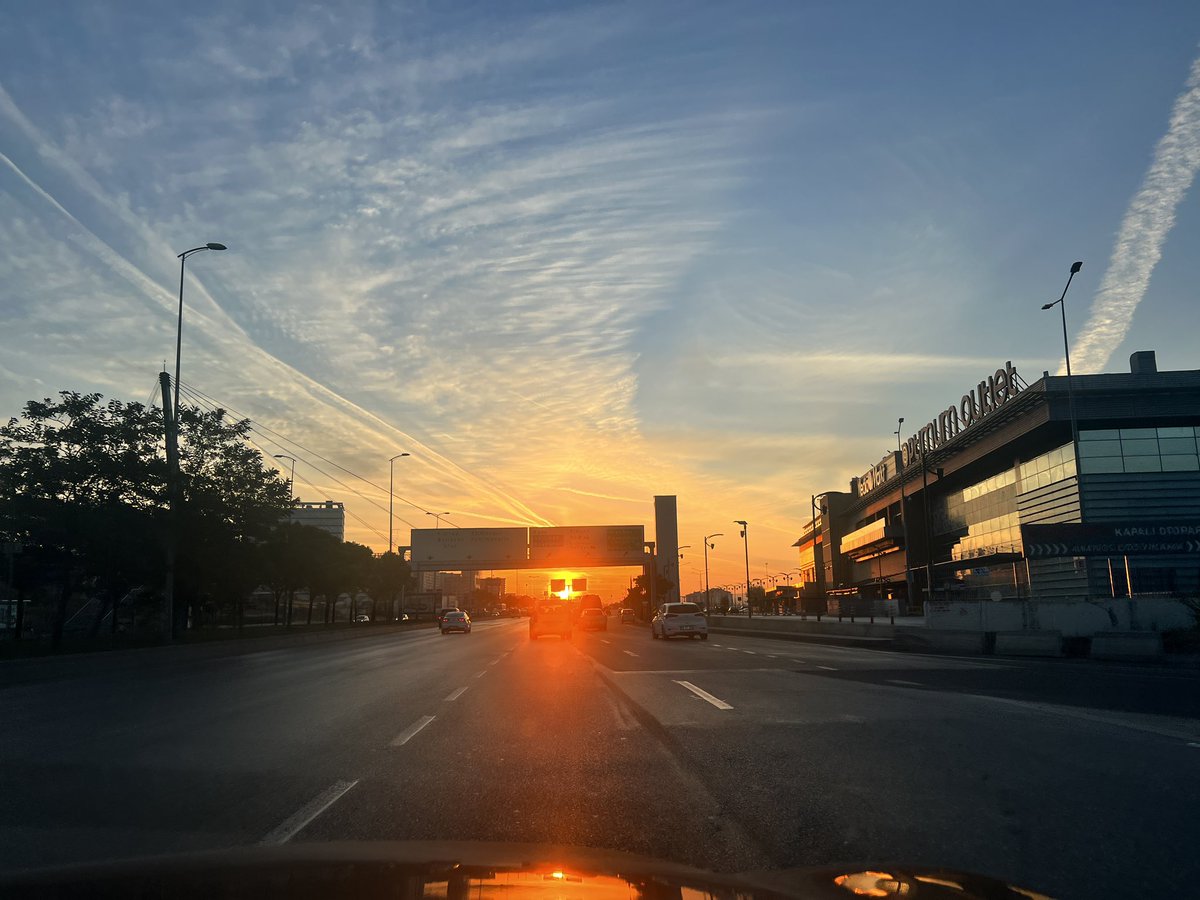 benderaradon's tweet photo. vizyon şehir ankara’dan günaydın https://t.co/6tzj7LmB7C