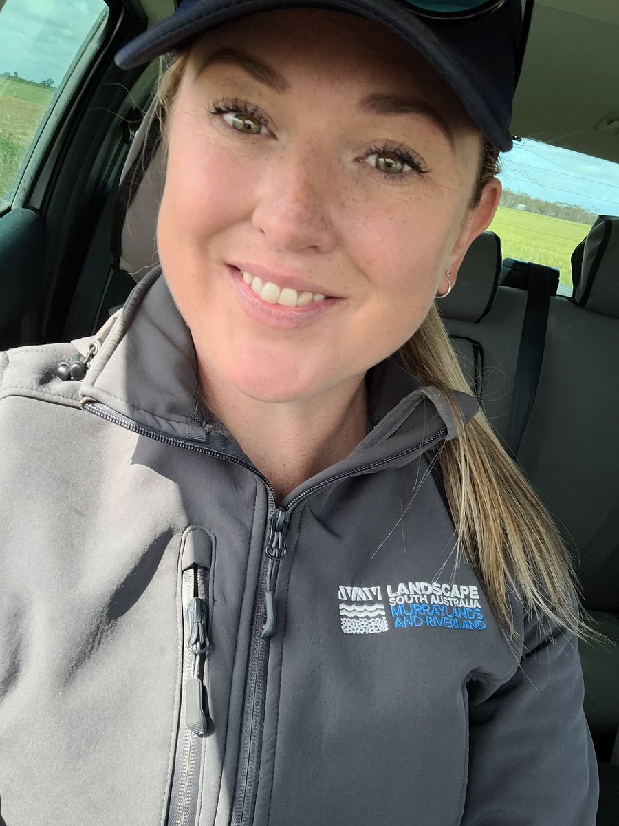 ZoeStarkey22's tweet photo. Another day, another crop walk ๐พ
Hanging out with the awesome guys from Wunkar Ag Bureau, following an inch of rain yesterday spirit's were high and so nice to see some cracking crops this year
@KosterBradley @PinionAdvisory https://t.co/WsPEVZdMLb