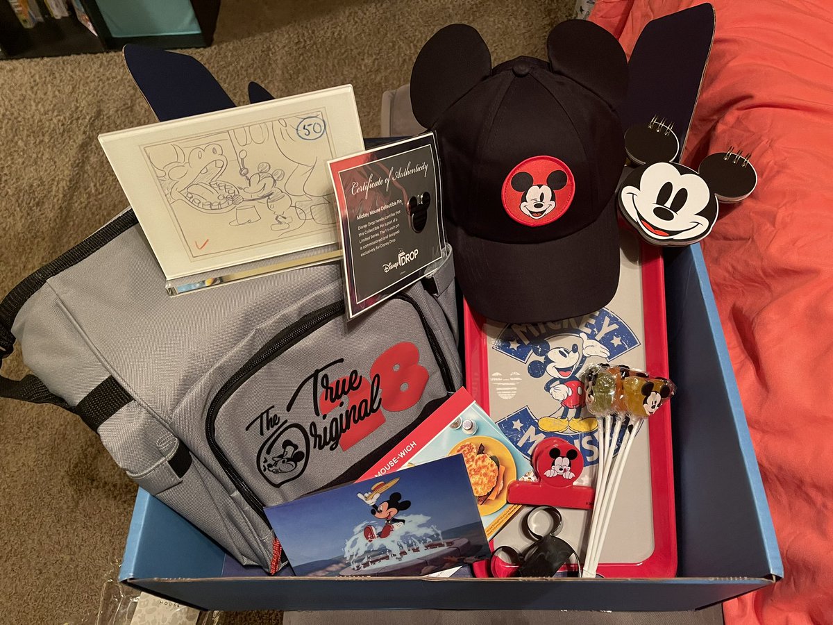 jdltt327's tweet photo. Thanks @DisneyPlus for our #DisneyDrop so cool! #mickeymouse https://t.co/LLrmEBmluO