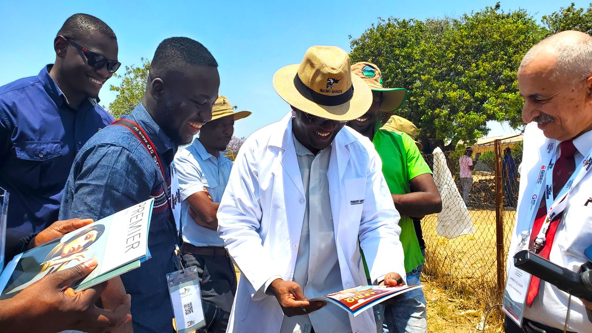 VoyagesAfriq's tweet photo. #VoyagesAfriq Minister of  @METHI_Zimbabwe 🇿🇼 Nqobizitha Mangaliso Ndlovu yesterday officiated at two tree planting events on the sidelines of the Sanganai/Hlanganani World Tourism Expo which were hosted by Insukamini and Hugh Beadle Primary Schools in Bulawayo. https://t.co/LIip89fEKr