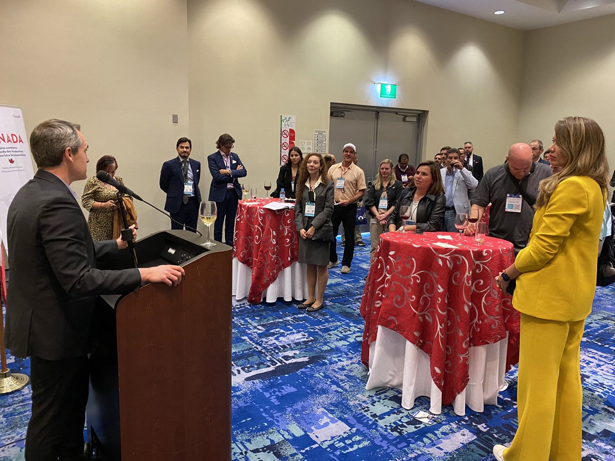 MGonzalezMXICO's tweet photo. Muchas gracias a todas las empresas que nos acompañaron hoy en el Cóctel de #Networking con la Delegación Canadiense en @Expocihac 🙏🏽. Fue un gusto verlos, reconectar y explorar nuevas oportunidades de negocios entre #México y #Canadá 🇲🇽🇨🇦 #Construcción #Infrastructure  #business https://t.co/o5qjc2YFZ1