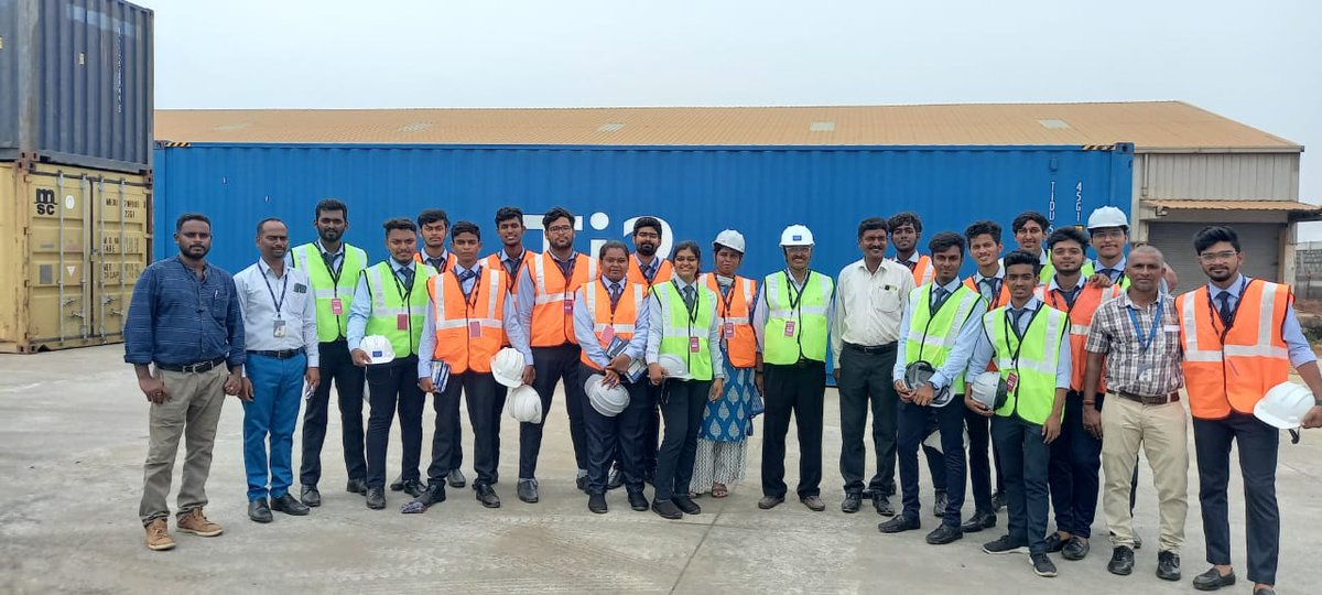 stbrittoscoll's tweet photo. Industrial visit to Ennore Container Cargo Terminal, Minturn on 28&amp; 29 of September 22. We owe our gratitude to Mr.Hari, the MD &amp; Mr Udayakumar, Operations Manager for their wonderful support and invaluable information about CFS activities https://t.co/gUrN1TEPXQ