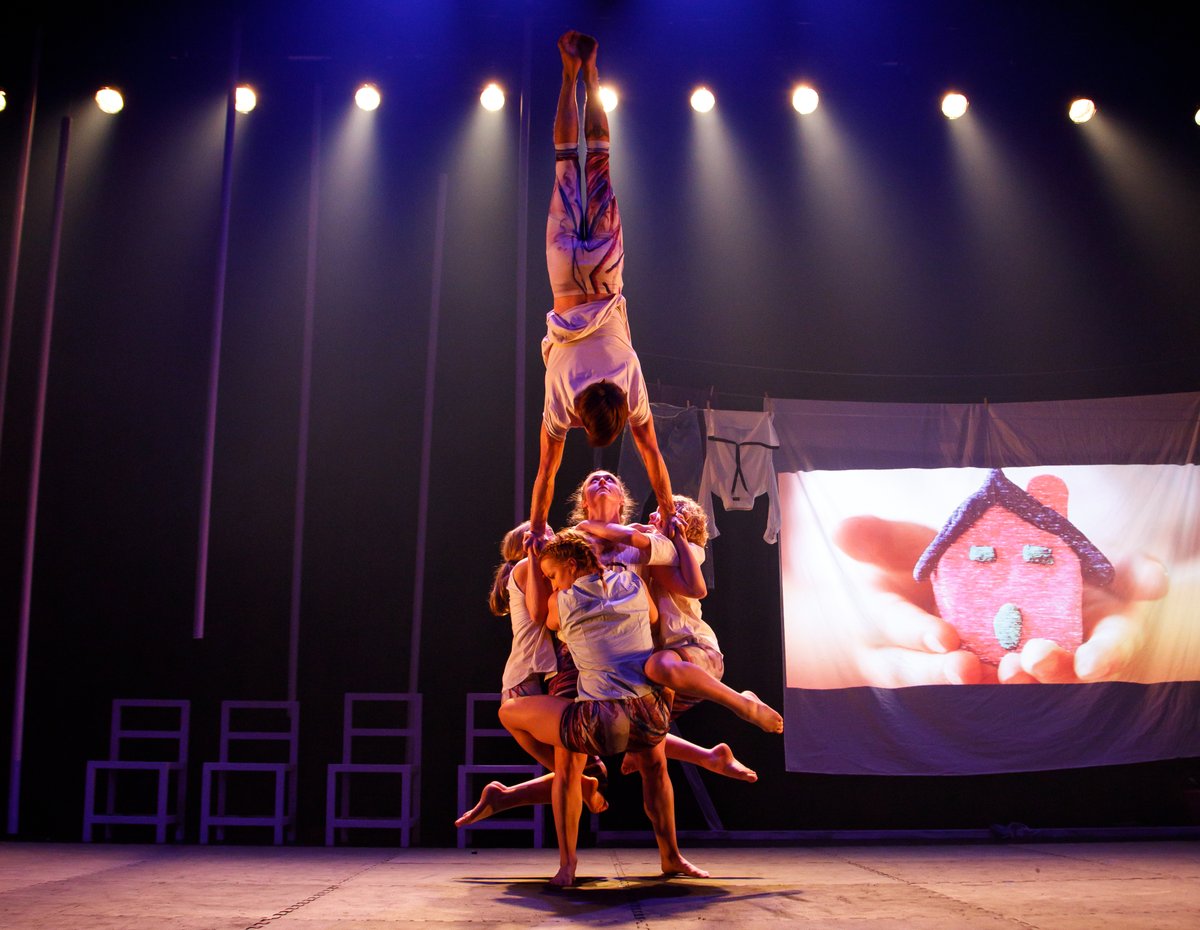 FlipsideCircus's tweet photo. Following a sold-out series of performances at Perth’s Awesome Festival, We Live Here returns to @MetroArtsAU Brisbane for its hometown season! From 25 - 29 Oct. Bookings &amp; Info https://t.co/AVvy7u5j1a https://t.co/asyBZEx5R1