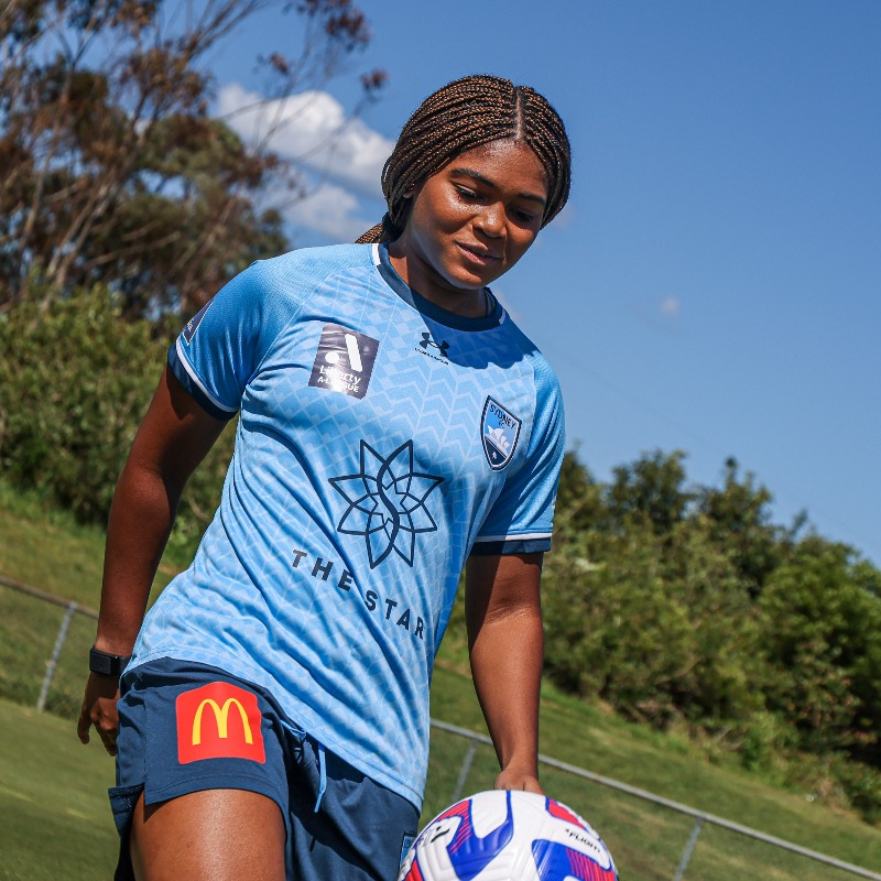 SydneyFC's tweet photo. A Kiwi, an American and an Australian walk into a football club and sign ✍️

Welcome to Sydney FC, Anna Green, Madison Haley and Shay Evans 💙

#SydneyIsSkyBlue