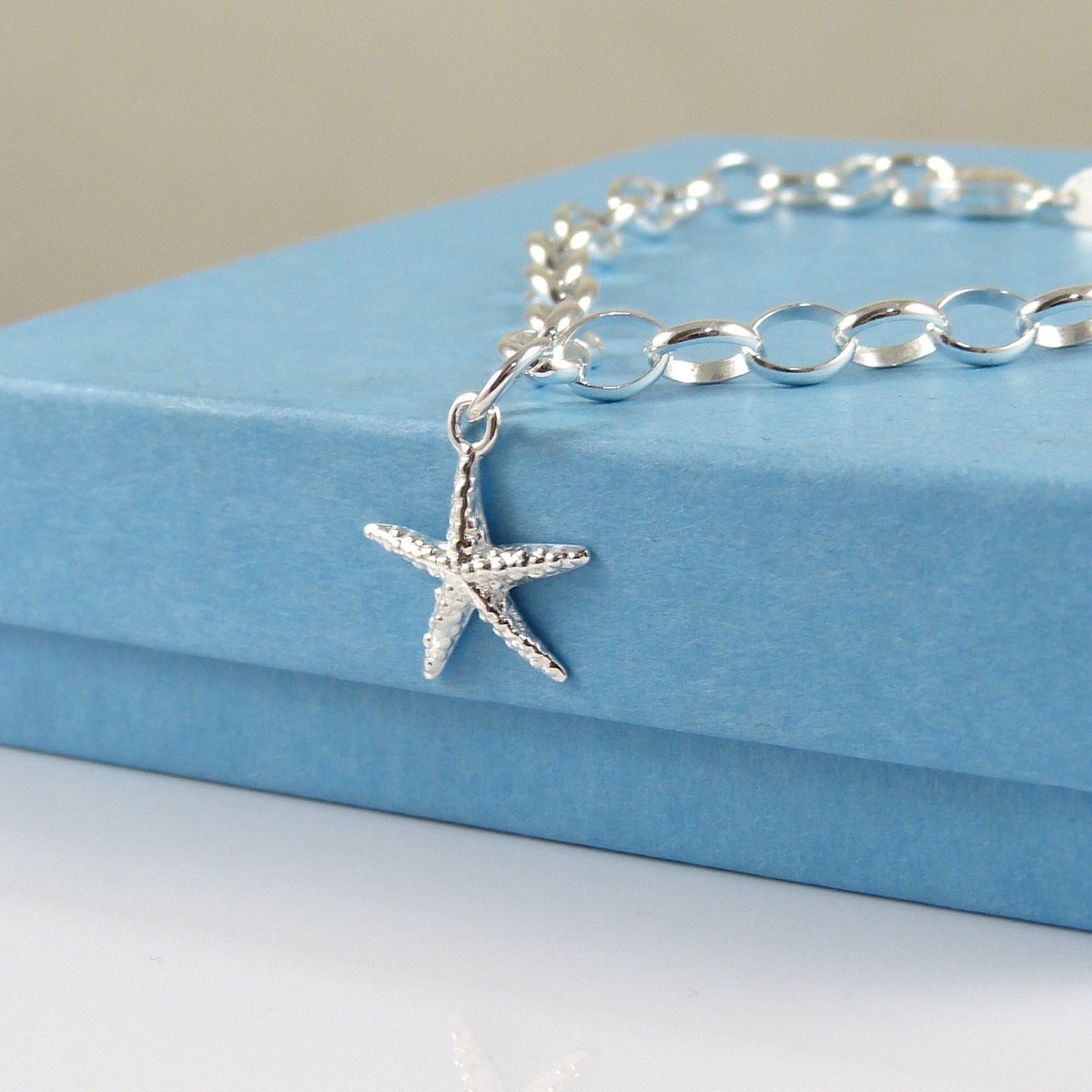 TheStrandline's tweet photo. Sterling Silver Starfish Bracelet, Silver Starfish, Gift Idea, Starfish Jewellery, Starfish, Marine Jewellery, Starfish Bracelet https://t.co/XG4oGGKyTF #HandmadeHour #shopindie #thestrandline #Etsy #EarlyBiz #supportsmallbusiness #UKGiftHour #CharmBangle https://t.co/LrQloPfmMD