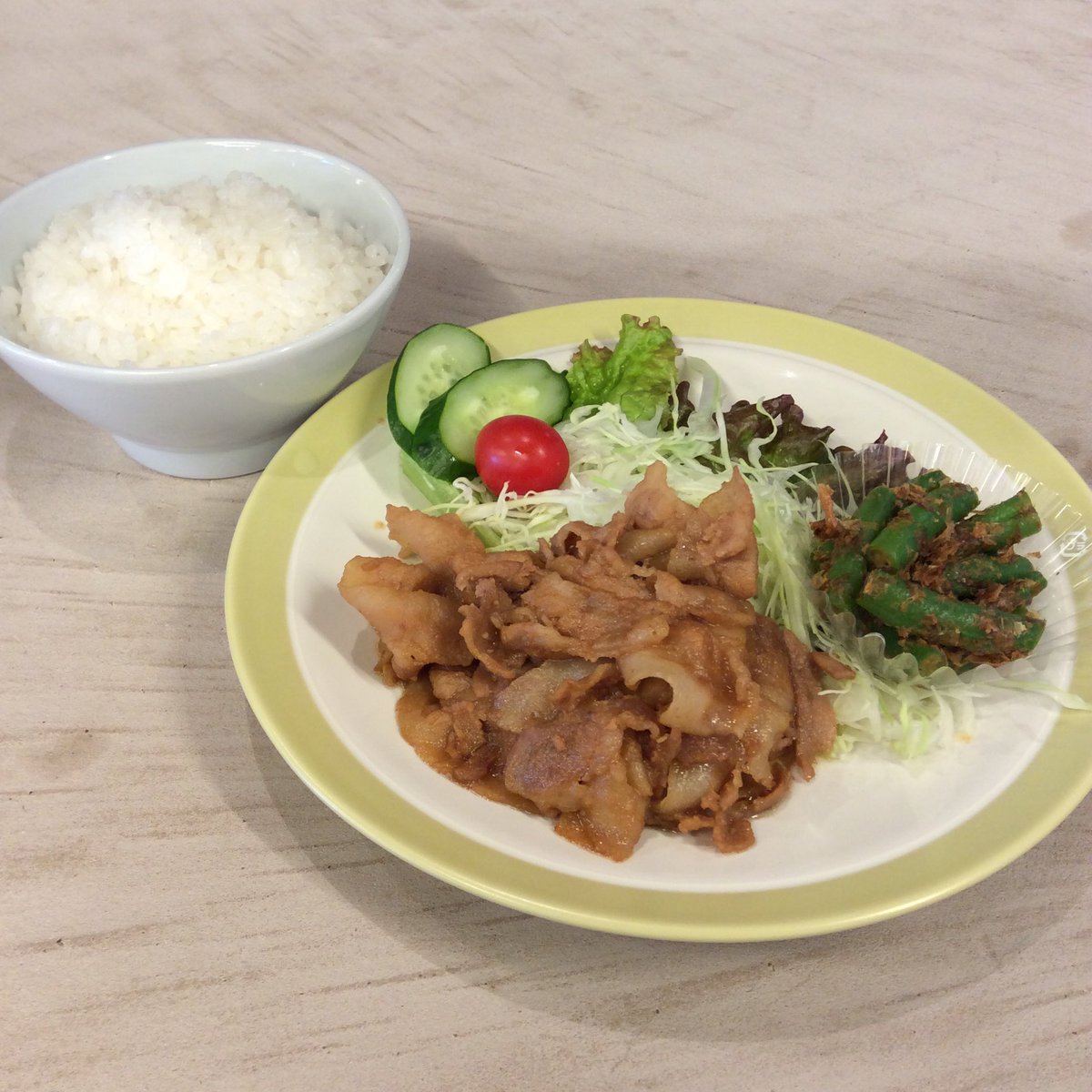 arbo_kitchen's tweet photo. 本日のメニューは焼肉(豚)です😊

今回のメニューは新しいメニューです！
お肉にしっかりと味が付いているため、ご飯も進みます🍚

#こども食堂
#子ども食堂
#arbo_kitchen
#アルボキッチン 
#clasishome
#クラシスホーム
#クラシス
#clasis
#アルボ
#arbo https://t.co/ZBE6aFfQoJ