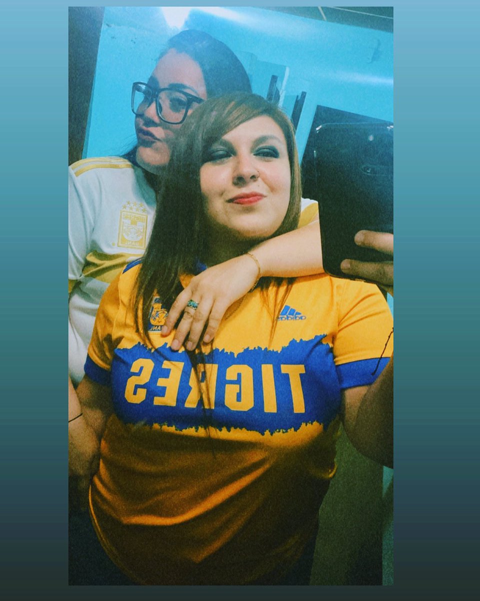 chantyrdz's tweet photo. En el baño pa besuquearnos porque lugar hetero jaja 😜 #mailov❤️ https://t.co/g2URnJ6KnF