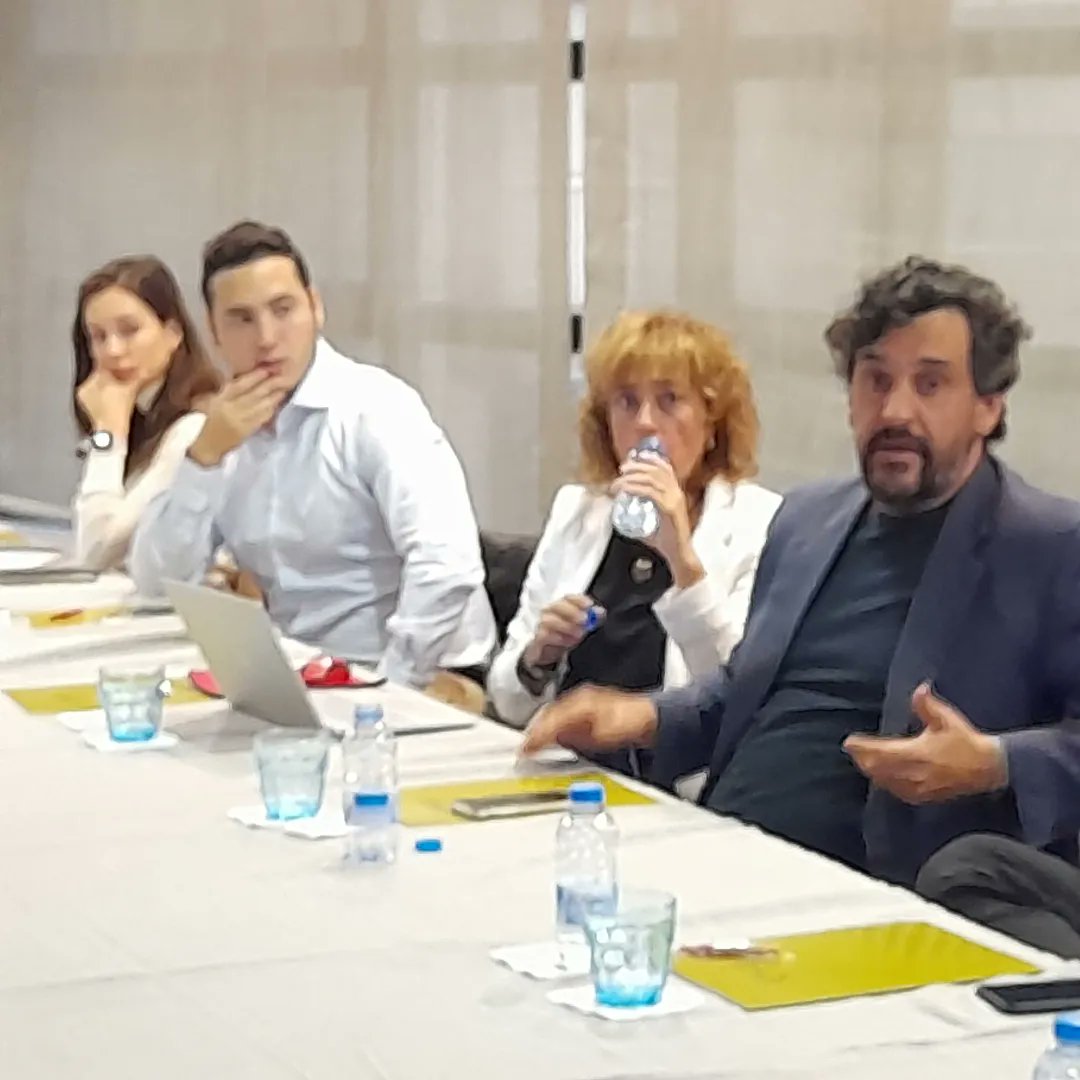 Actinn_andorra's tweet photo. 🎯 Uneix-te als líders de la tecnologia i la innovació del Principat: empreses TIC, de comunicació, marketing i transformació digital, empreses de consultoria legal i d'innovació, empreses de selecció de persones i de talent i d'altres.
  
#thinkinglab #esdeveniments #networking https://t.co/B64i4P2Bun