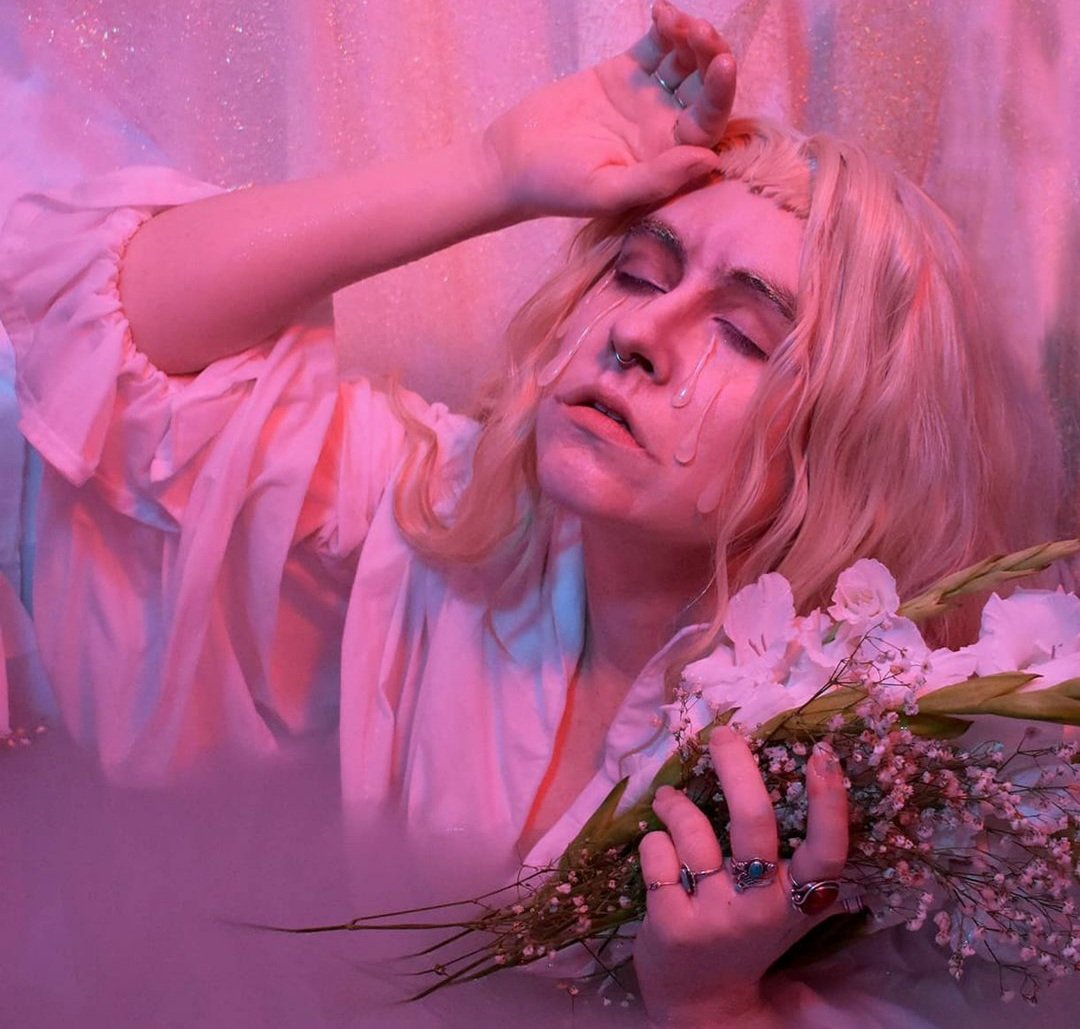 crapricorn__'s tweet photo. Day 2: Romantic #fallforcostume
Did a shoot in my bathtub in 2020 as Alucard, idk I feel like the vibes are pretty romantic https://t.co/dYV46QOc2g