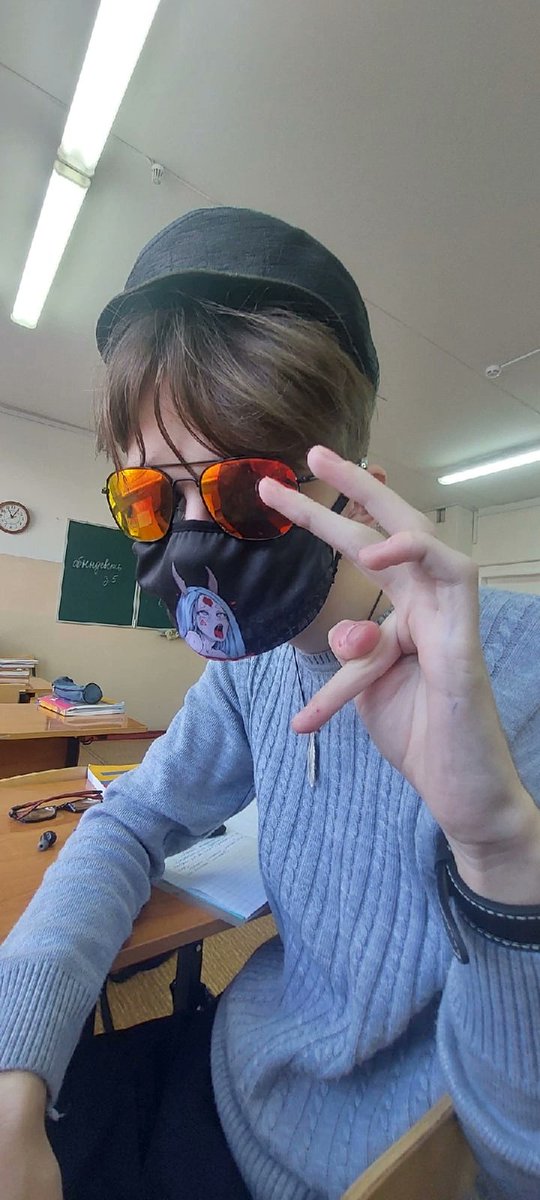 LSD_dream's tweet photo. коротко о том, нахуй я шел учиться после 9:

сутулюсь специально, тип ровный пацанчик за базар шарю https://t.co/ug5hJSvQcV
