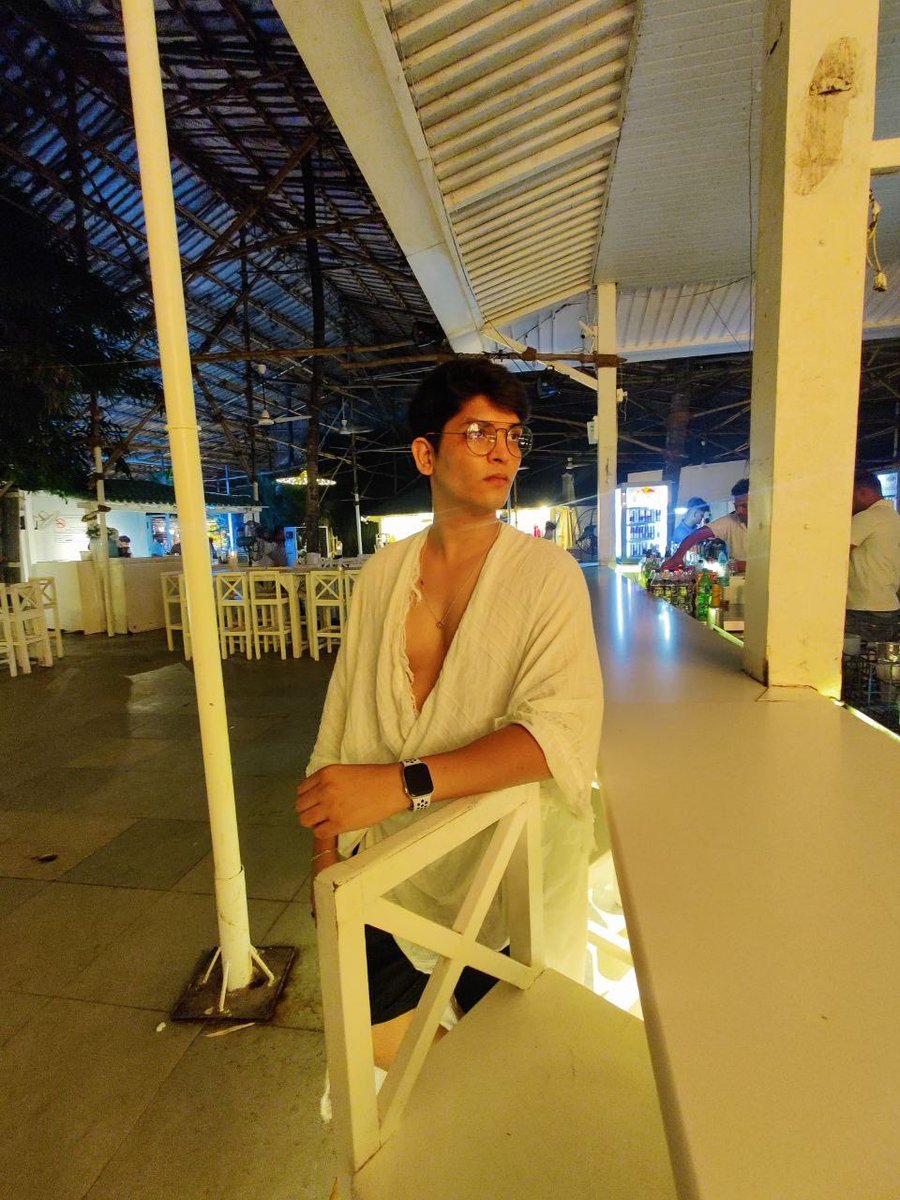 sid0892's tweet photo. I don’t believe in #Genderbiases 
Styling for me comes from within! 
#genderfluid #GenderBalancingClothingCommentary #fashionstyle #fashionblogger #designer #styling #shurgsformen #GenderBiasedLaws #FashionModel #mensfashion #siddharthshukla 
@thedivasushant #menswear https://t.co/eAOkQ4wbDn