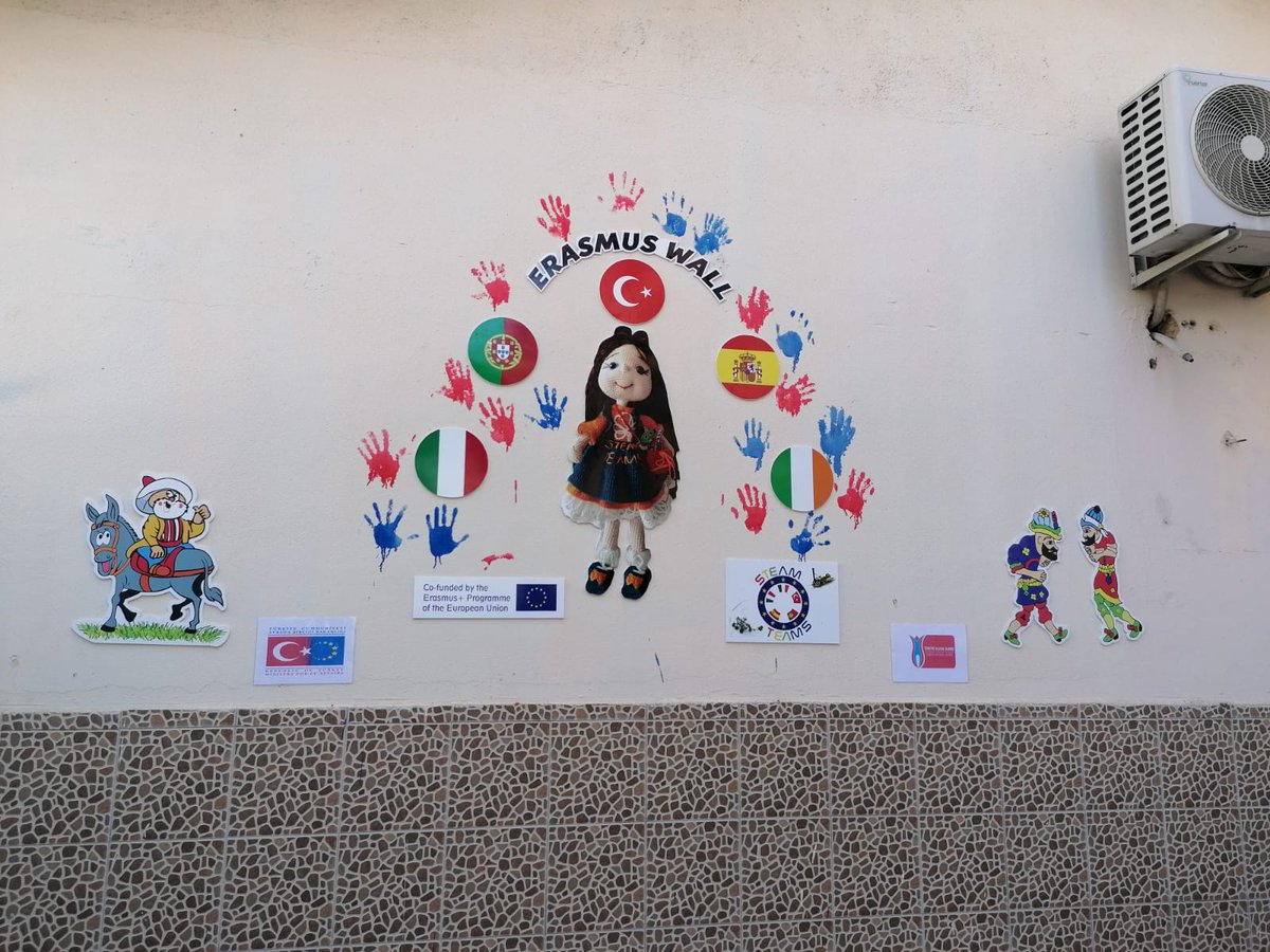 AhmetYesevi_07's tweet photo. Erasmus KA229 STEAM TEAMS projemiz kapsamında İrlanda,İspanya,Portekiz ve İtalyadan ortaklarımızla güzel bir proje haftası geçirdik. #ErasmusDays2022 etkinliğimiz ile hatıra duvarımızı yaptık.
@ulusalajans @ABBaskanligi @antalyamem07 @AntalyaMemArge @emre_caliskan @mkrksakcay https://t.co/Acz68OAAVK