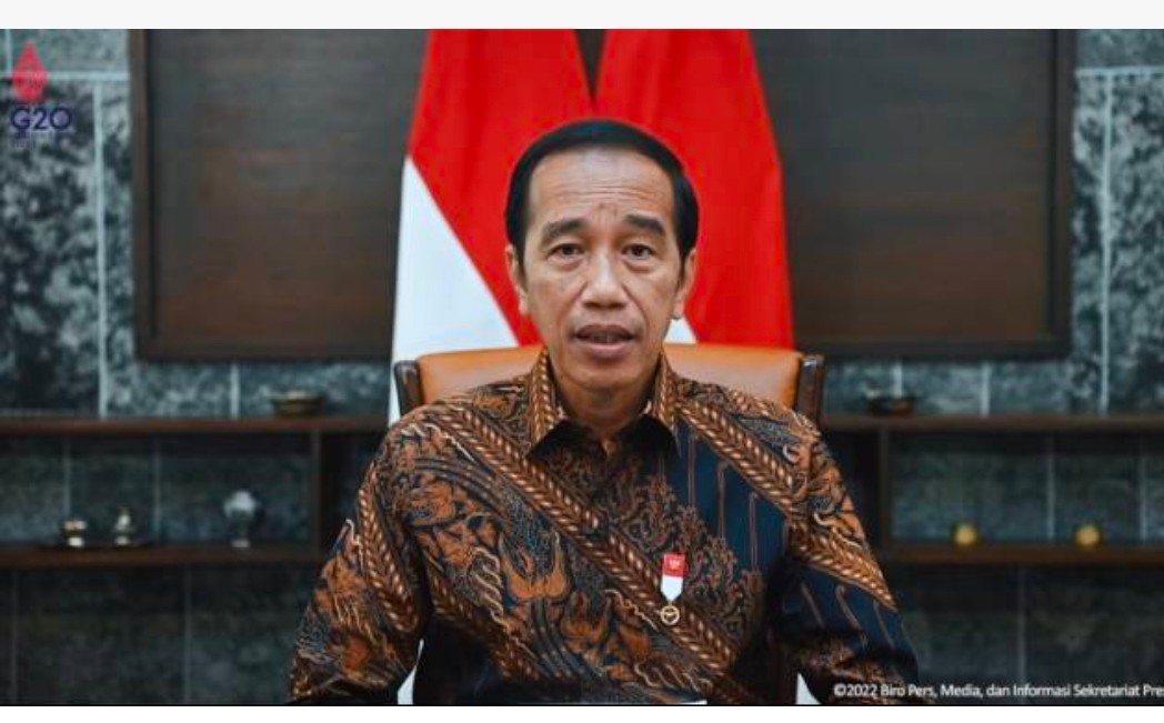 Jokowi sibuk bekerja dan mengunjungi rakyatnya ke pelosok2 negeri, sementara kadrun sibuk memfitnah dan menghinanya.