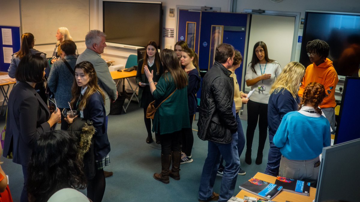 Take a look at what we got up to during the Windsor College Open Day last week. It was great to see and speak to so many potential students and show them the beautiful campus and variety of courses here at Windsor.