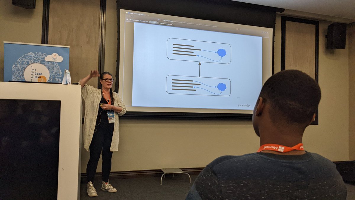 Babalela01's tweet photo. Maia Grotepas Speaking about imperative, declarative, object oriented and functional #kotlin at #ICJ22 @JavaAfrica https://t.co/UBJrYTHGDn