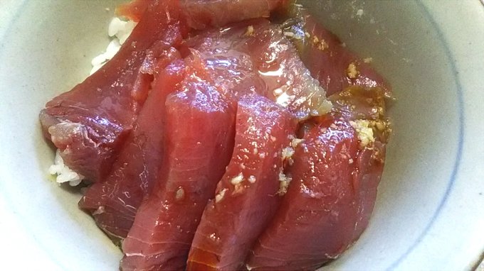 めし盛って
かつおにしょうがポン酢をまわしがけて
がっつり喰う 