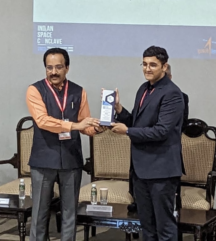 PixxelSpace's tweet photo. A big thanks to @ISpA_India for having us at #indianspaceconclave and Dr S Somnath, Chairman, @ISRO for the token of recognition. Also, had the pleasure of briefing the Honourable Minister of Earth Sciences, @DrJitendraSingh on the upcoming #hyperspectral satellite launch. https://t.co/HTPnjUFuE6