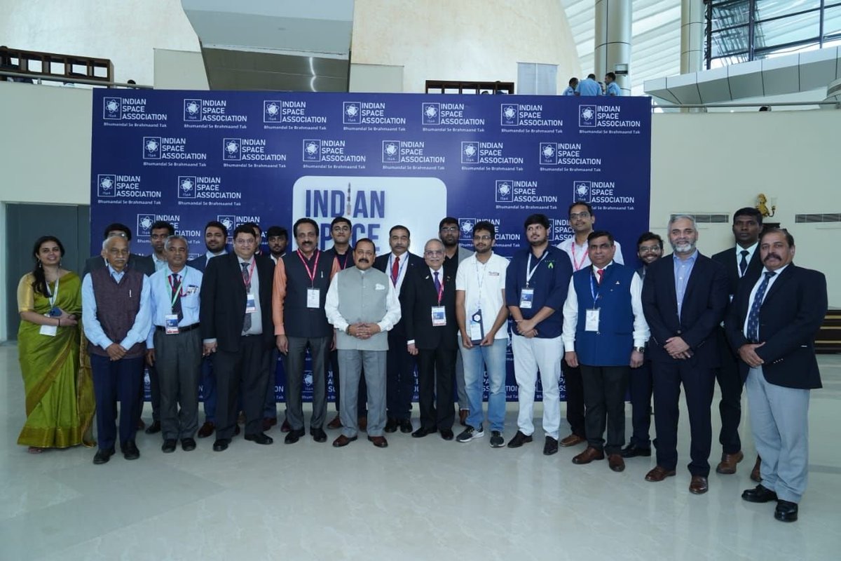 PixxelSpace's tweet photo. A big thanks to @ISpA_India for having us at #indianspaceconclave and Dr S Somnath, Chairman, @ISRO for the token of recognition. Also, had the pleasure of briefing the Honourable Minister of Earth Sciences, @DrJitendraSingh on the upcoming #hyperspectral satellite launch. https://t.co/HTPnjUFuE6