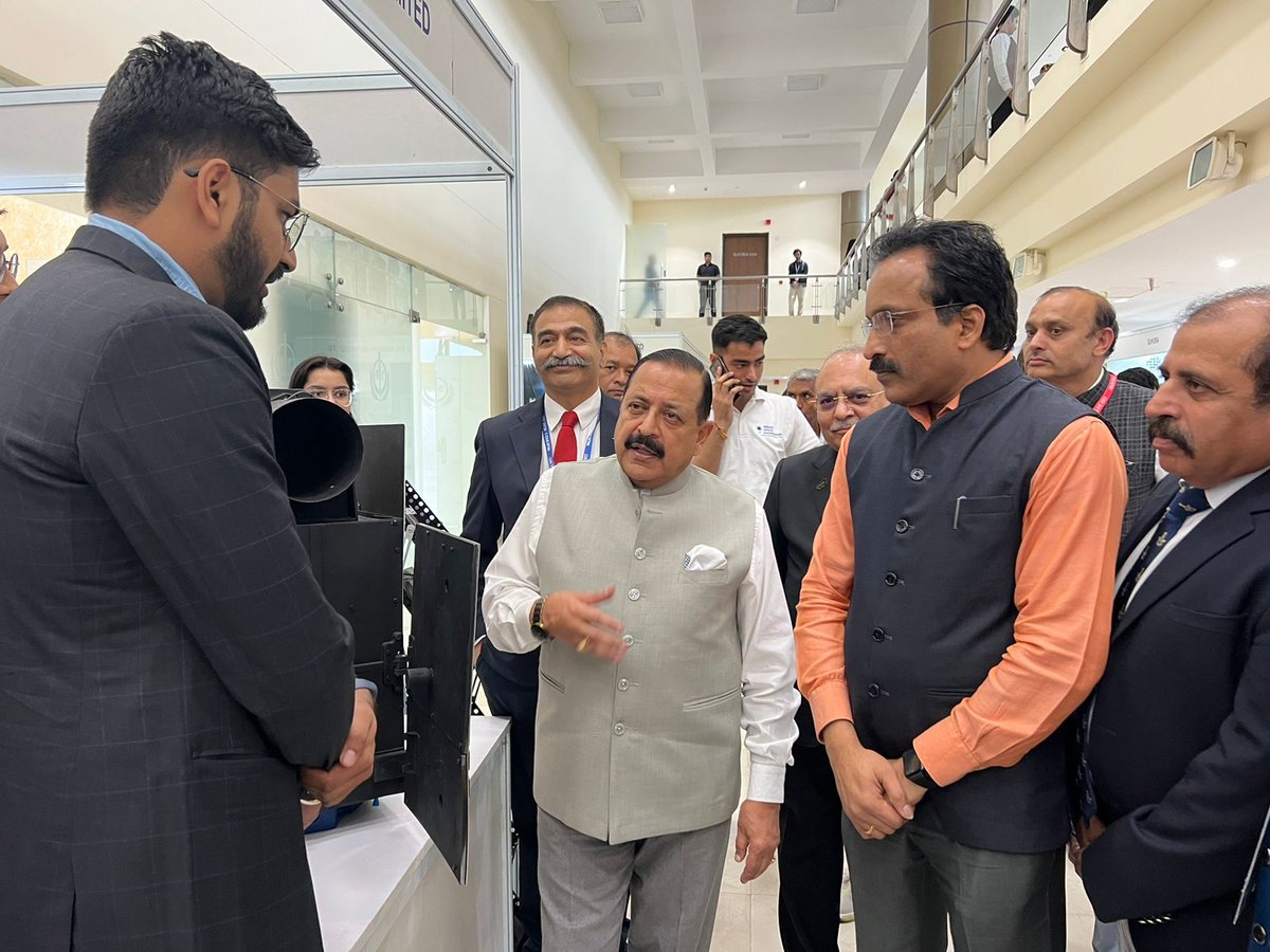 PixxelSpace's tweet photo. A big thanks to @ISpA_India for having us at #indianspaceconclave and Dr S Somnath, Chairman, @ISRO for the token of recognition. Also, had the pleasure of briefing the Honourable Minister of Earth Sciences, @DrJitendraSingh on the upcoming #hyperspectral satellite launch. https://t.co/HTPnjUFuE6