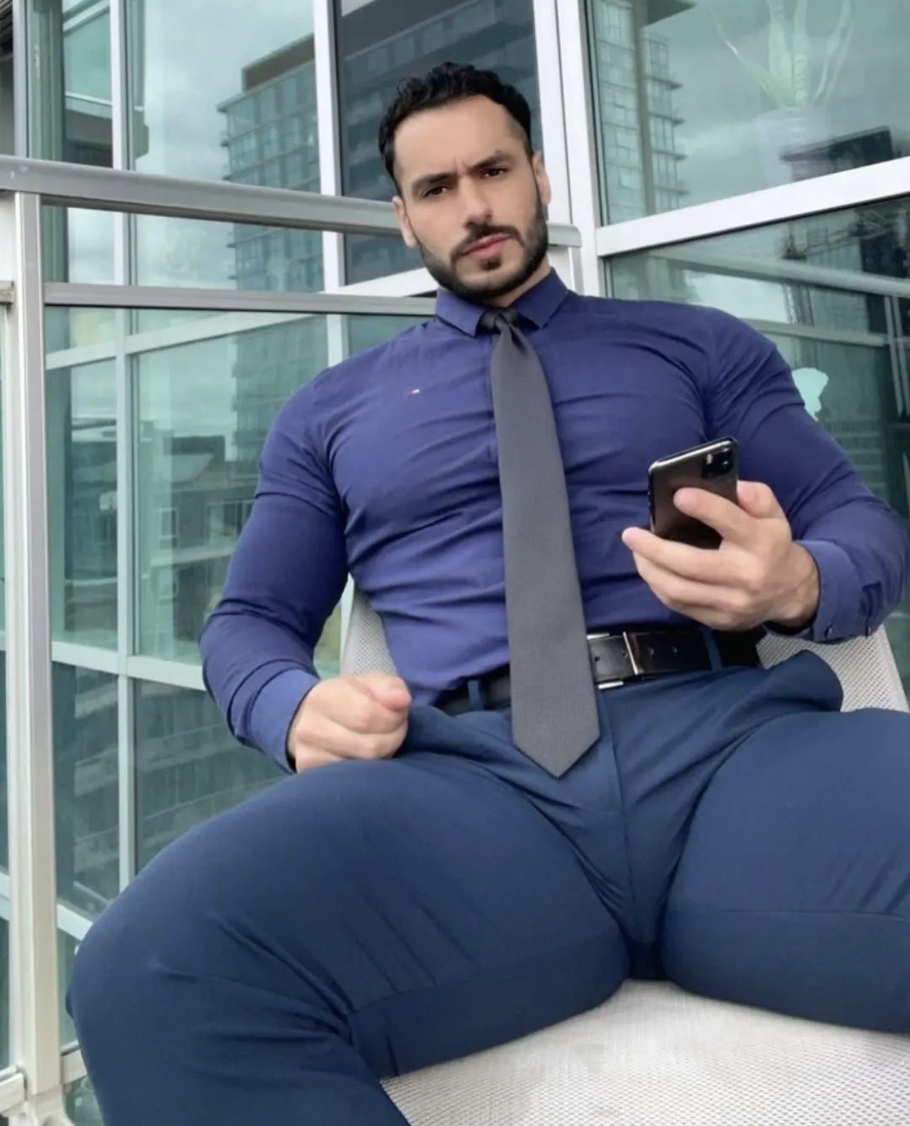 mostafa.rok00 on Twitter: "I'm watching your comment now https://t.co