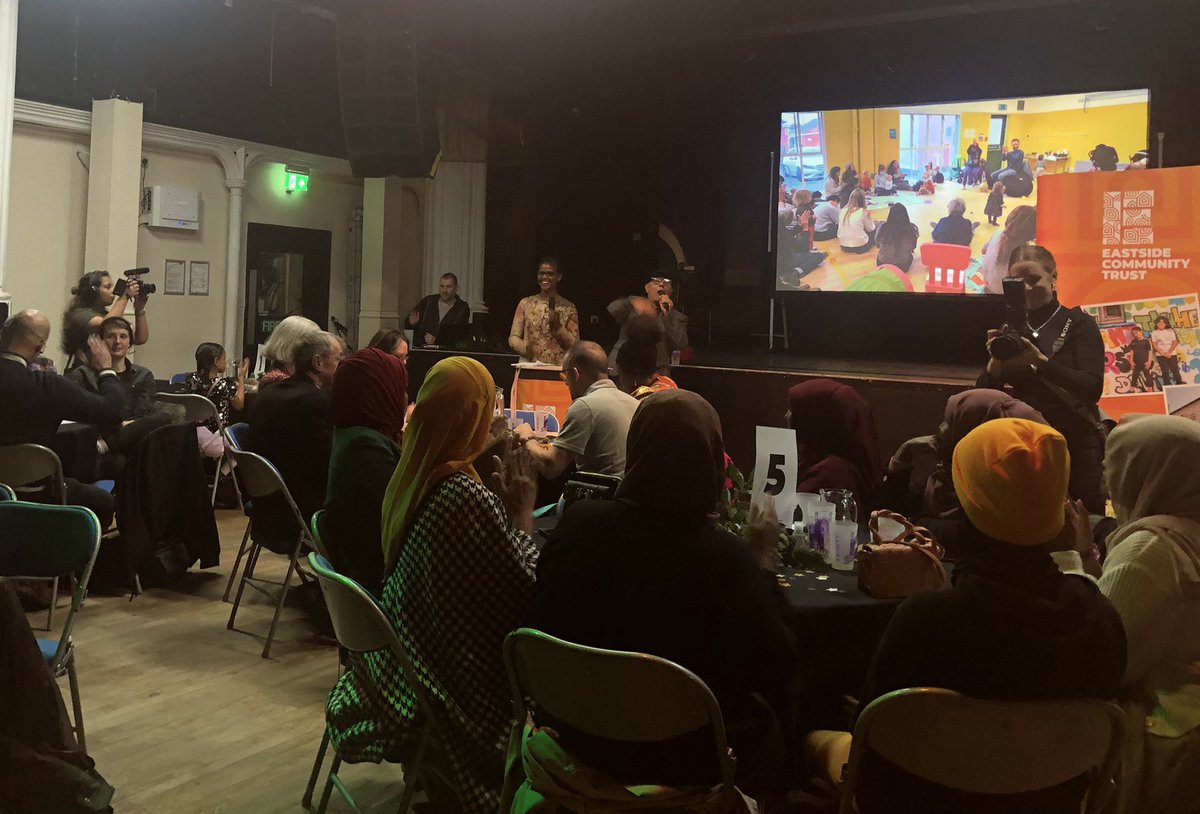 littlegreenamy's tweet photo. At a time when it feels there’s much wrong with the world, my heart was refilled with #joy &amp; #hope at @upourstreet #ThankYouAwards - so many awesome, kind, generous &amp; hardworking souls quietly making Easton &amp; Lawrence Hill a better community everyday through  volunteering 🙌🏾💕🙏🏽 https://t.co/9ZqO7Dkiyg