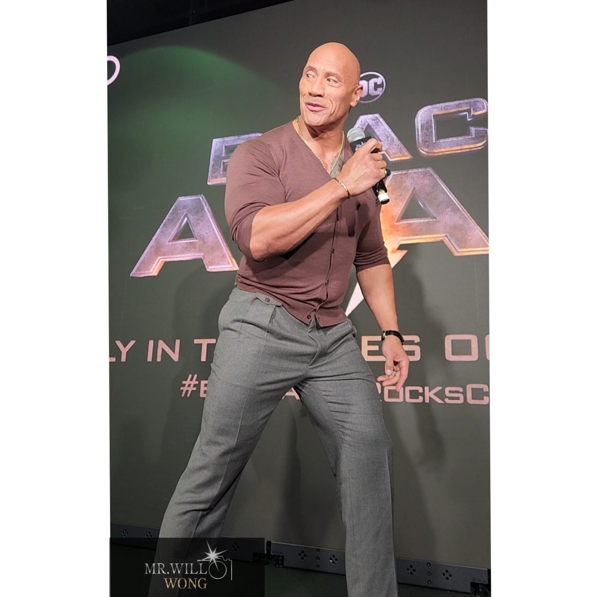 mrwillw's tweet photo. Toronto got a huge treat as @TheRock descended upon our City for the #BlackAdamRocksCanada Fan Event!

Pictures and highlights from this epic affair.

https://t.co/xhtgnmrBTp https://t.co/w1mYHeSsDr