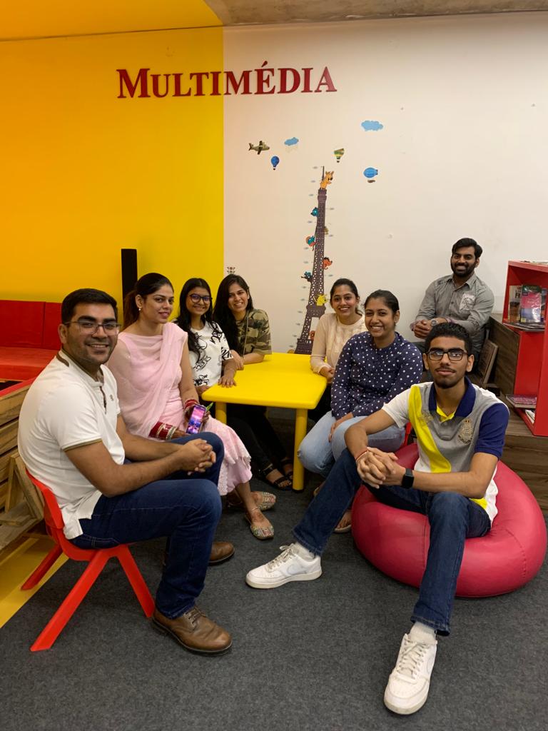 AfChandigarh's tweet photo. #fridaypost our students spent a really good time in the library after their morning class🙂!
The library welcomes you from Monday to Saturday to study, read in French or having a good time at AF!
#alliancefrancaise #readinfrench #chandigarh #france #learnfrench #frenchclasse https://t.co/Z9fedXdcrT