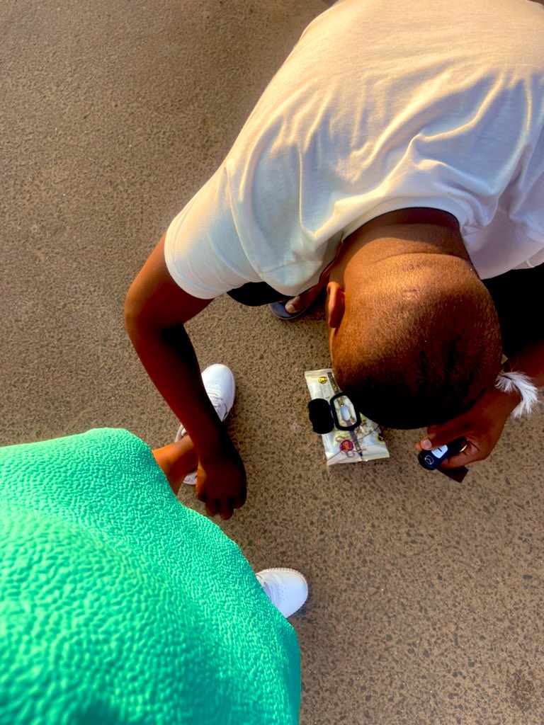 Early morning  care because my sneakers are always a mess 💚🤍