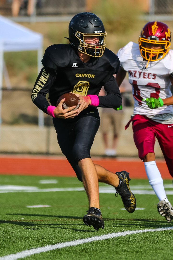 Highschoolsptph's tweet photo. @Canyonfootball2 frosh vs Esperanza at Canyon. Canyon gets the win in a 21-18 game. #highschoolfootball #HighSchoolSports #Football https://t.co/tOzL5Ad9Pz