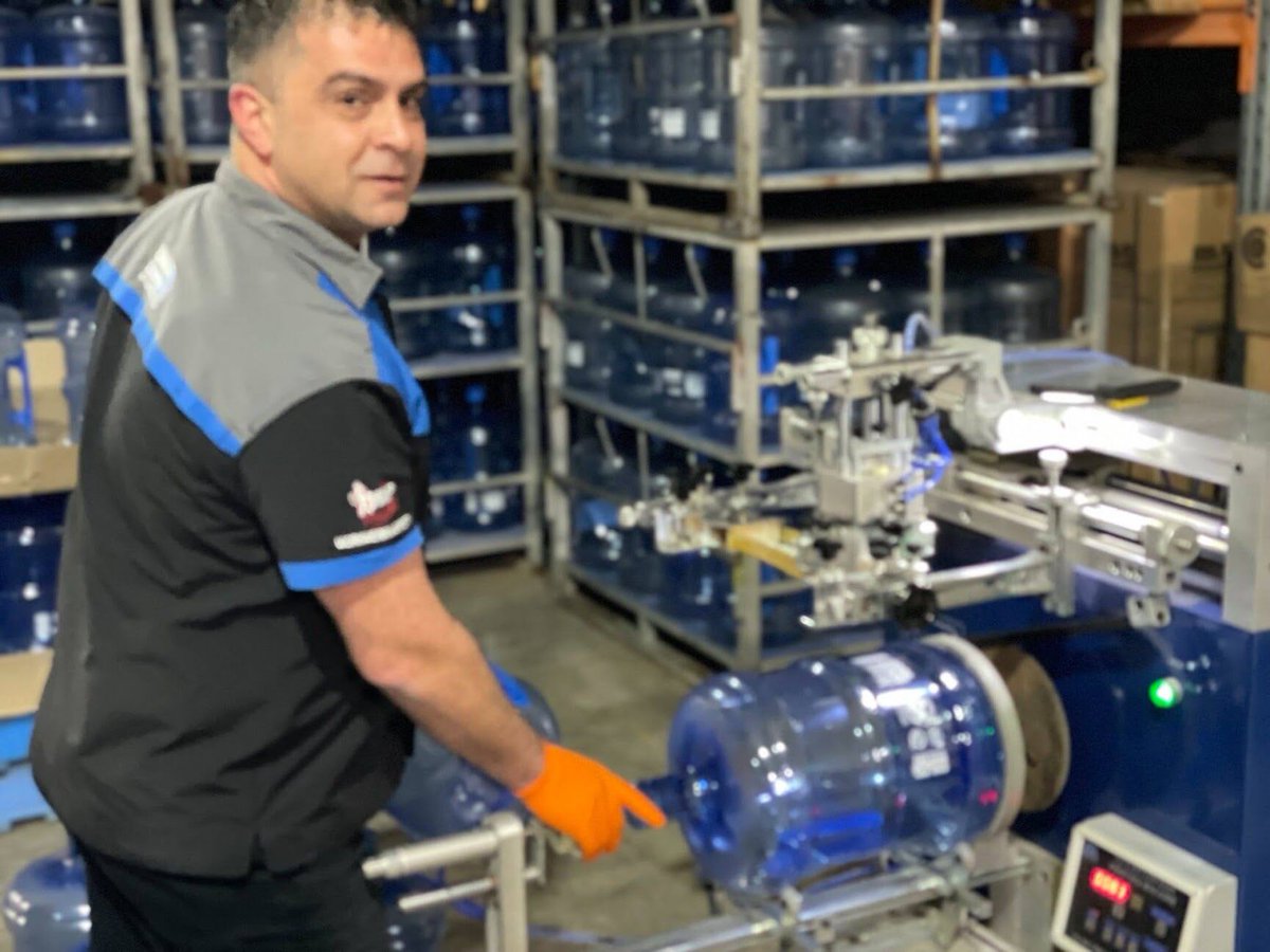 coolaquasprings's tweet image. Just loving our new screen printer that applies our label on our PET returnable bottles! Proud to be expanding as a local manufacturer in Gippsland! :D 

Check out more 
photos.app.goo.gl/EvHZq9d5oY1fDG…

coolaquasprings.com.au
#ReturnableBottles #SpringWaterDelivery #CoolAquaSprings